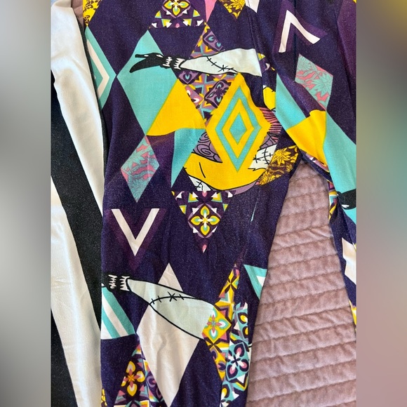 2-pack womens Lularoe One size leggings. Halloween themed. VGUC - Picture 2 of 5